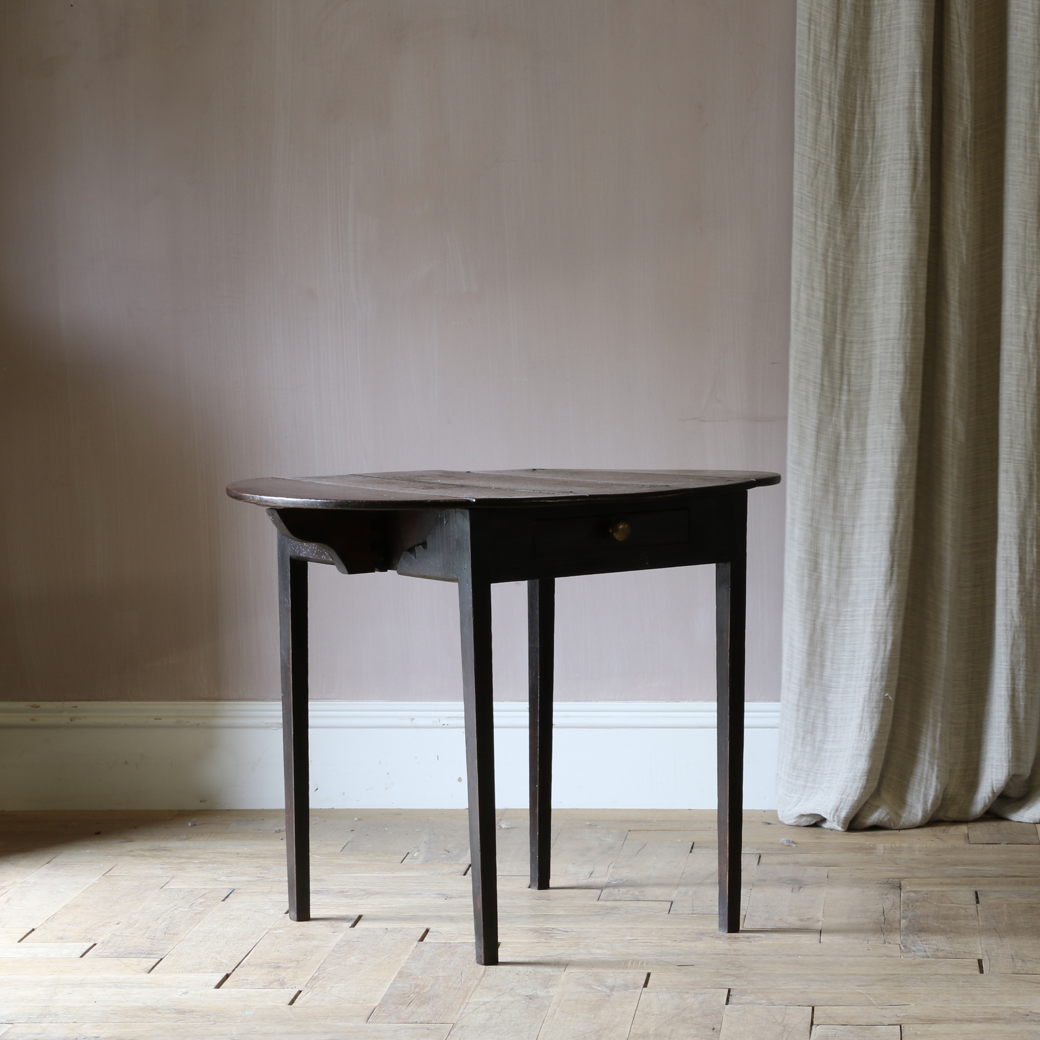 Oval Drop Side Table